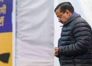 Arvind Kejriwal Accuses BJP of Distributing Gold Chains to Buy Votes in Delhi Colonies | Mint arvind-kejriwal-accuses-bjp-of-distributing-gold-chains-to-buy-votes-in-delhi-colonies-mint