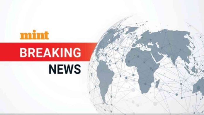 latest-political-news-delhi-police-notice-to-aap-mla-for-fake-aadhaar-row
