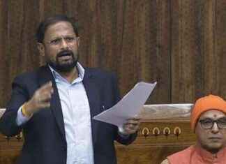 Shiv Sena MP accuses Sanjay Raut of undermining Uddhav Thackeray shiv-sena-mp-accuses-sanjay-raut-of-undermining-uddhav-thackeray