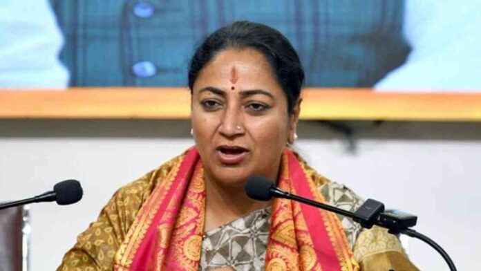 aap-accused-of-draining-public-funds-promises-2500-womens-aid-scheme