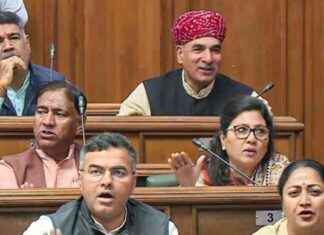 Delhi Excise Scam: Liquor Wholesalers Posing as Retailers Uncovered delhi-excise-scam-liquor-wholesalers-posing-as-retailers-uncovered