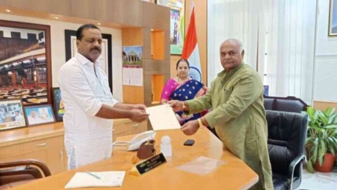 karnataka-minister-shivanand-patil-resigns-with-condition-for-mla-yatnal